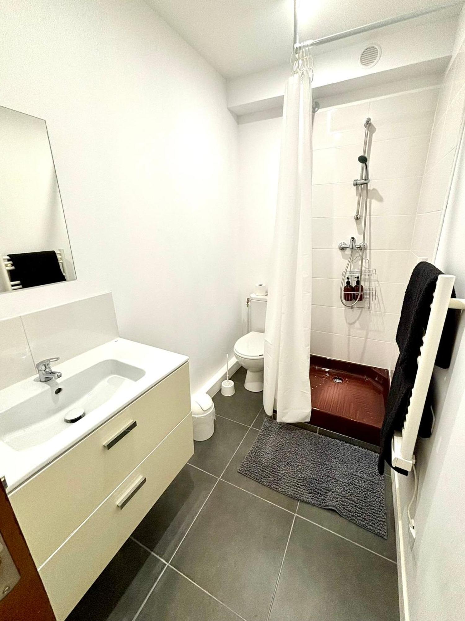 Holiday home Grande Maison Confort - 5 5 Salles De Bain - Rer A - Paris - Saint-Maur-des-Fosses