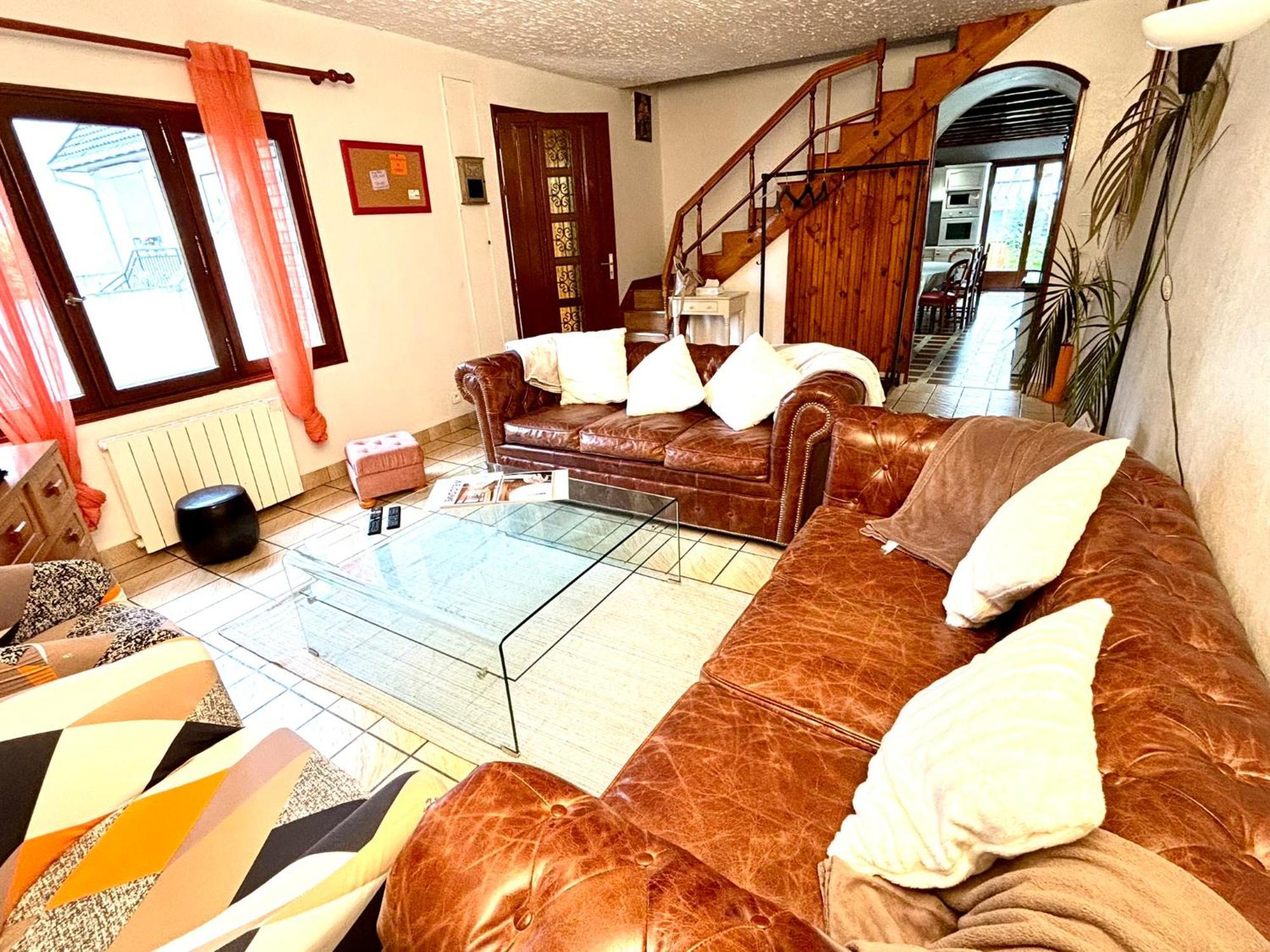 Grande Maison Confort - 5 5 Salles De Bain - Rer A - Paris - Holiday home