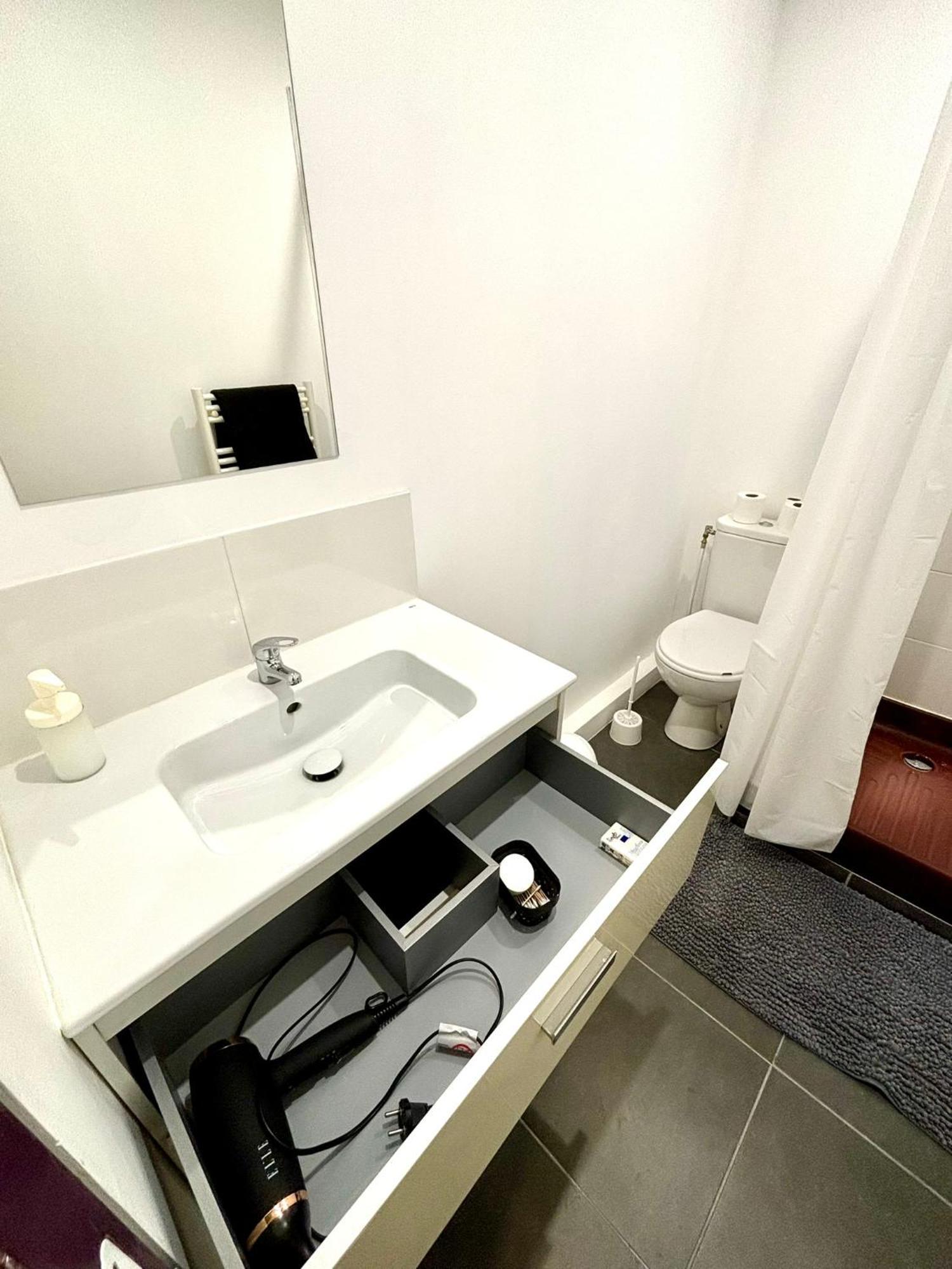 Holiday home Grande Maison Confort - 5 5 Salles De Bain - Rer A - Paris - Saint-Maur-des-Fosses