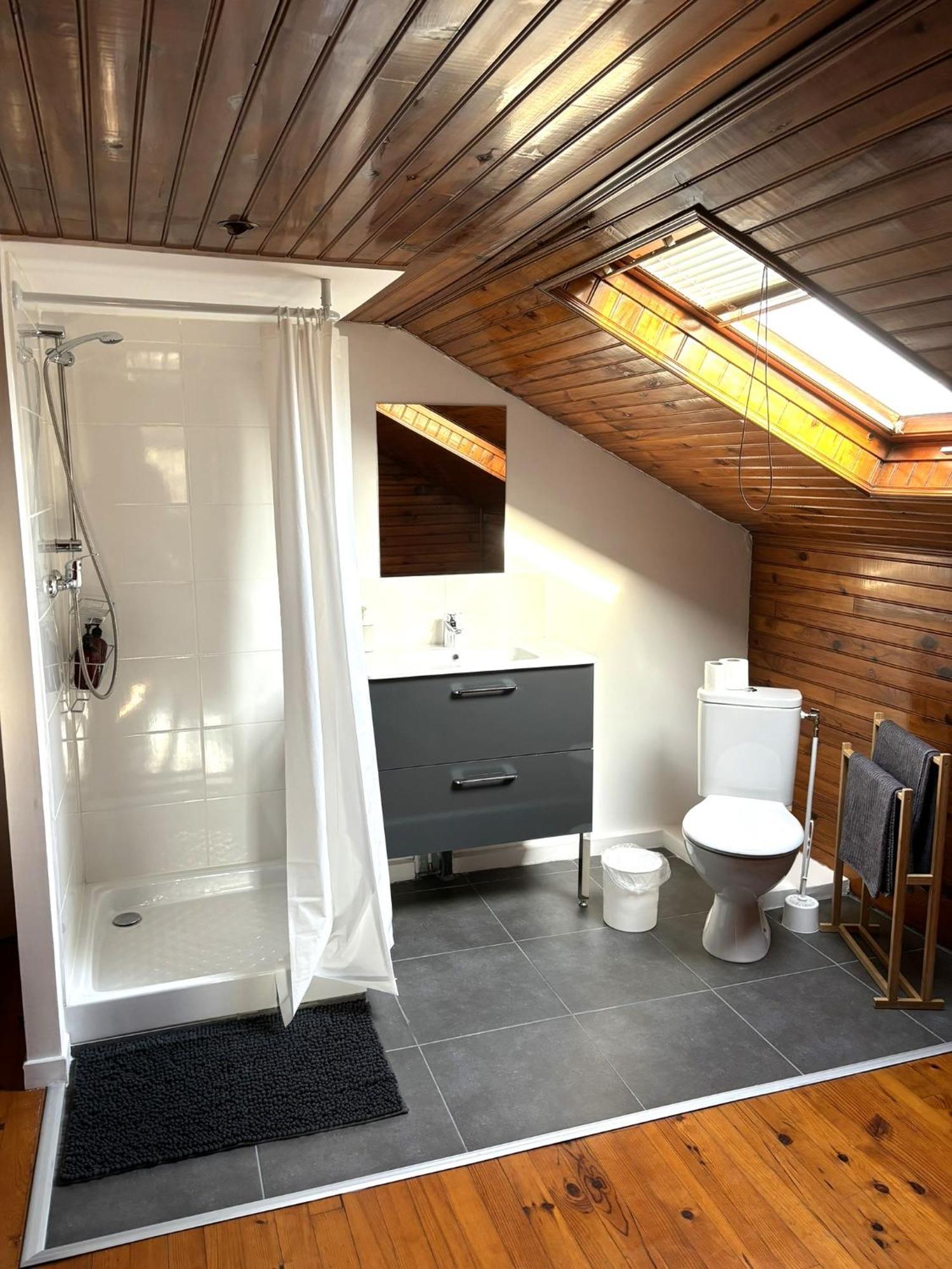 Grande Maison Confort - 5 5 Salles De Bain - Rer A - Paris - Saint-Maur-des-Fosses
